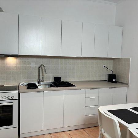 Peachy & Cozy Apartment เซเรส ภายนอก รูปภาพ